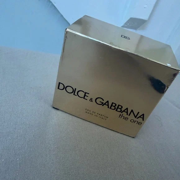 Dolce & Gabbana The One Eau De Parfum, Perfume for Women, 2.5 oz Spray - Picture 6 of 6